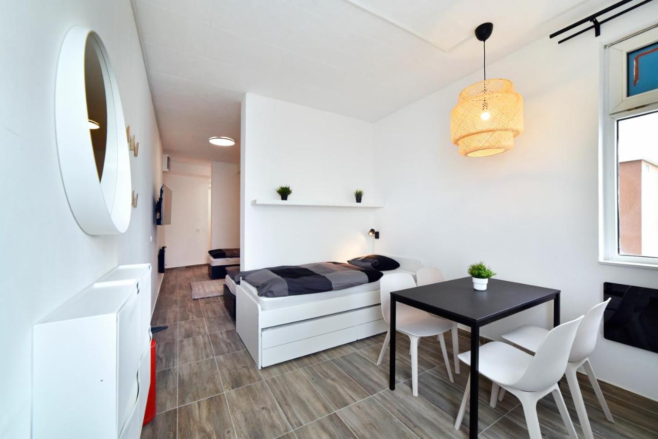 Apartments Dubec Сесвете Экстерьер фото
