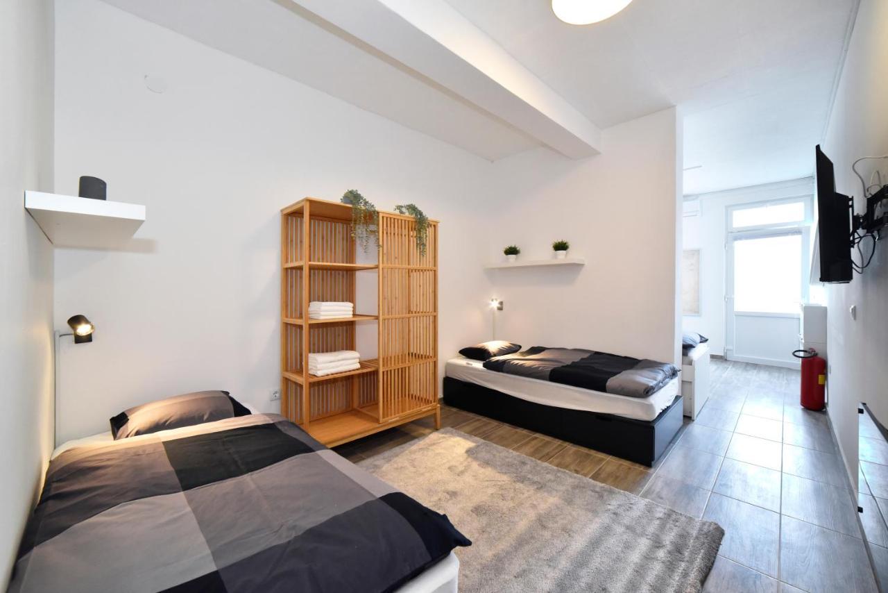 Apartments Dubec Сесвете Экстерьер фото